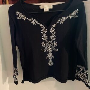 Silk Bette Paige Bell sleeved Embroidered V-Neck Women's Sweater Black/Vanilla L